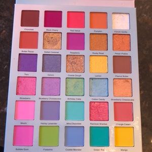 GLAMLITE ICE CREAM DREAM EYESHADOW PALETTE